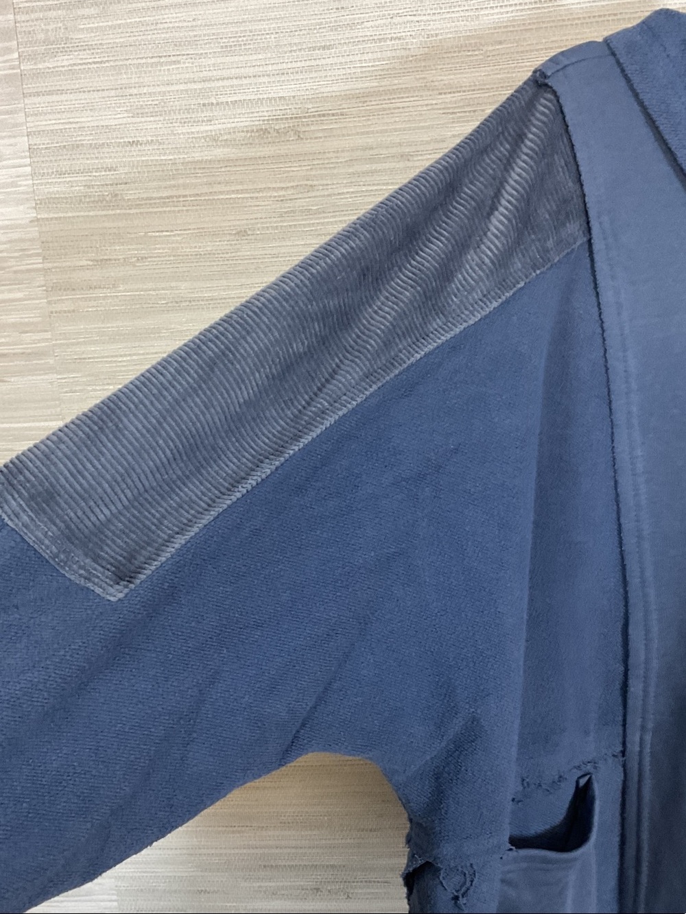 AEMI+CO Dusty Blue Oversized Hooded Mixed Media Raw Edge Curved Hem Pullover Lg - Picture 3 of 11